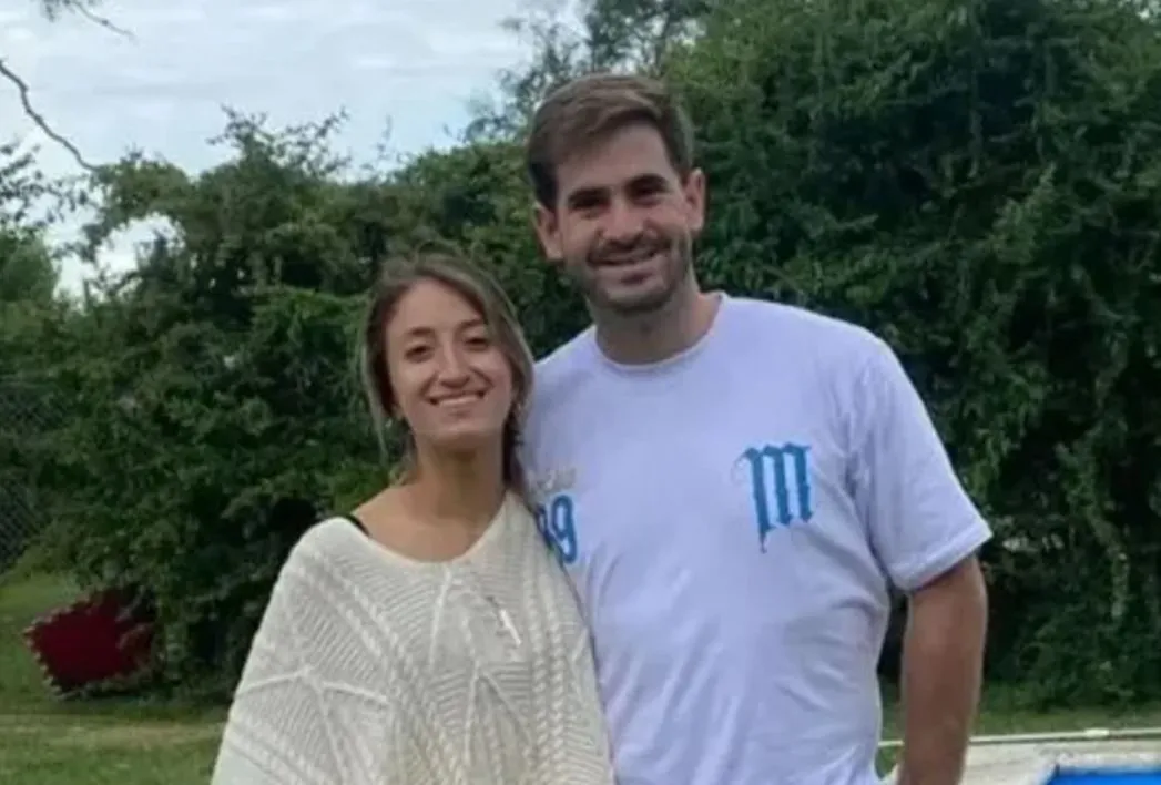 Florencia Yturrioz junto a su novio