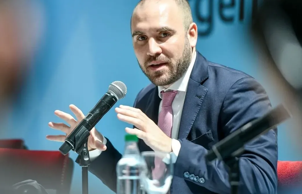 Guzman afirma que se hara lo que haya que hacer para que los titulos publicos en pesos sean un instrumento seguro