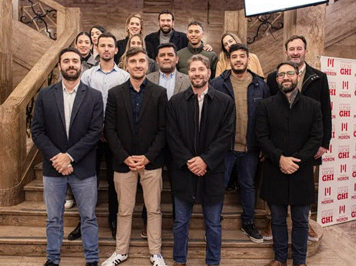 Jóvenes profesionales se reunieron con el equipo de trabajo de la Secretaria de Economía y Finanzas que contó con la presencia del Intendente Lucas Ghi