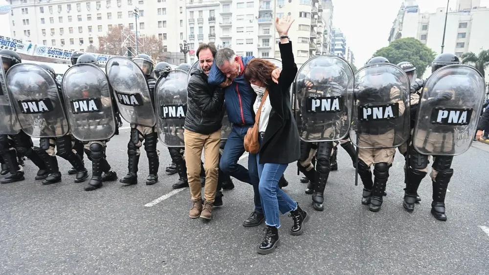 Bloque Unión por la Patria exige la liberación inmediata de los detenidos por ejercer su derecho a la protesta