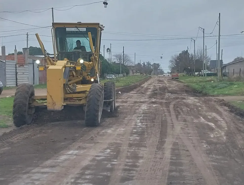Se despliega un plan integral para recuperar calles de tierra en la ciudad