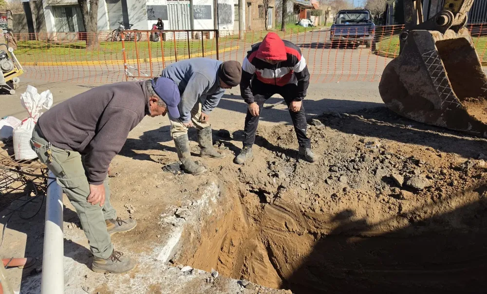 Rojas avanza con obras cloacales y de cordón cuneta