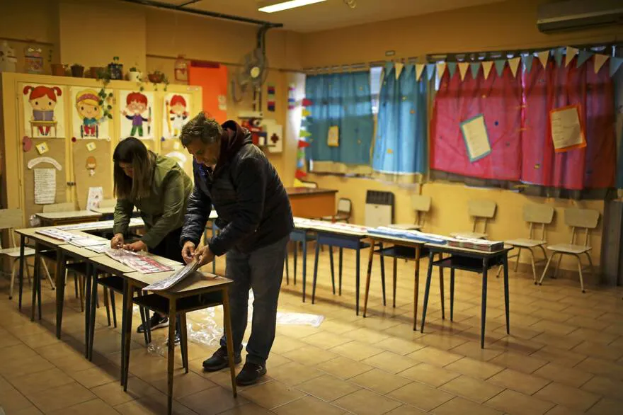 Elecciones 2025. Boletas en cuarto oscuro