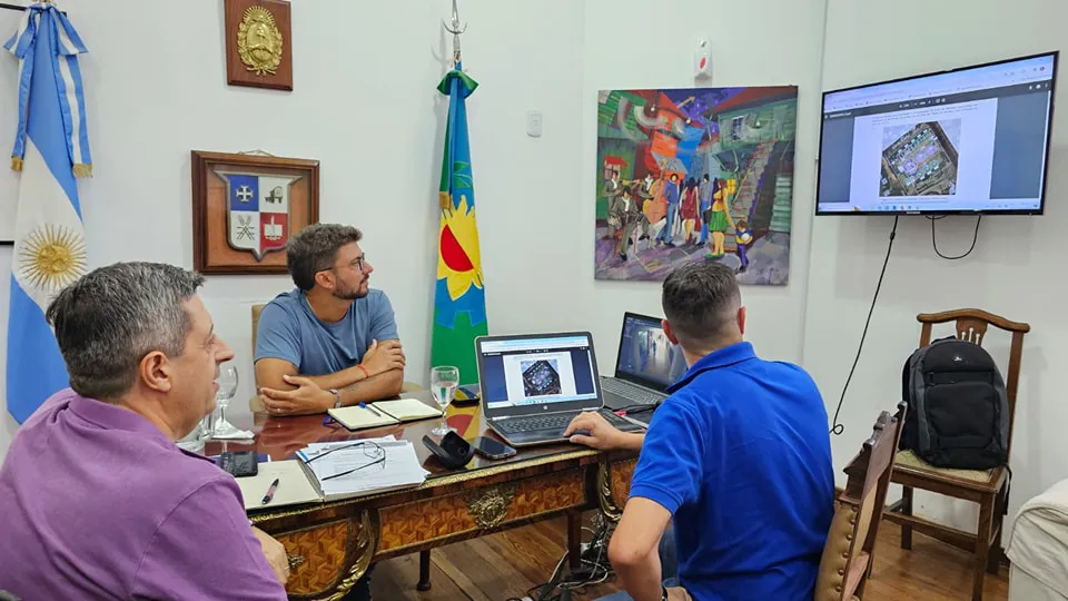 El intendente de Exaltación de la Cruz se reunió con el subsecretario de Recursos Hídricos.