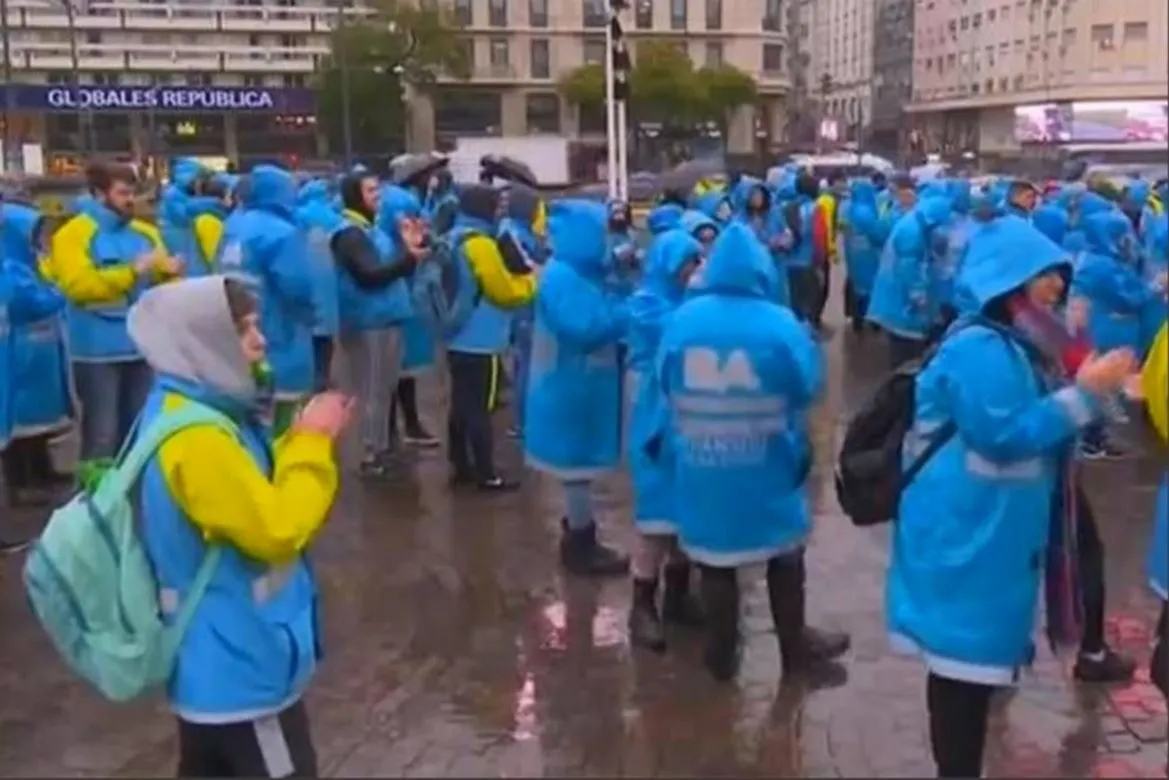 Agentes de Transito marchan en el Obelisco para pedir justicia por sus compañeros atropellados