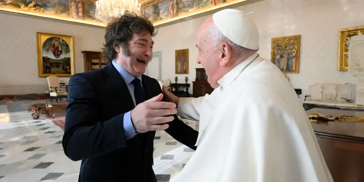 Francisco junto a Milei