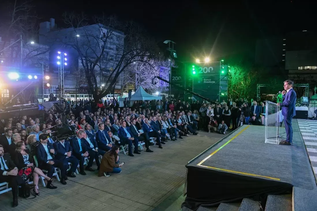 Kicillof y Cuattromo encabezaron el acto por el bicentenario del Banco Provincia
