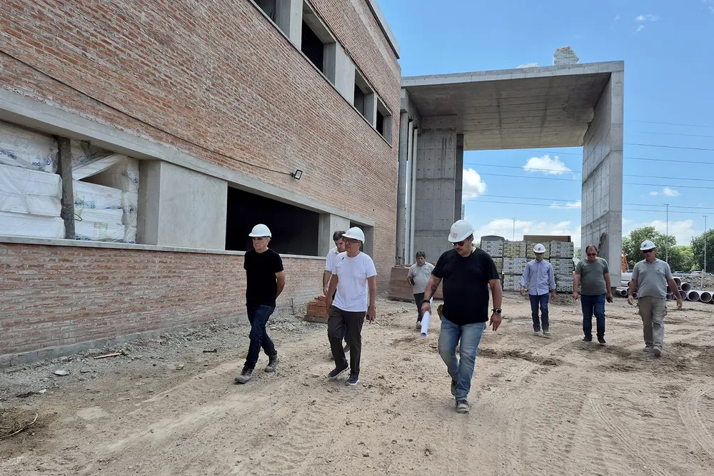 Zamora recorrió los avances en el Hospital de Alta Complejidad para Adultos