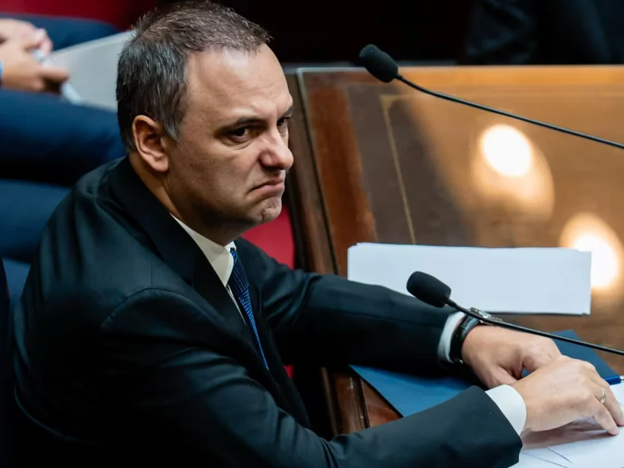 Presionado por aliados y opositores, Adorni aceptó dar explicaciones en el Senado