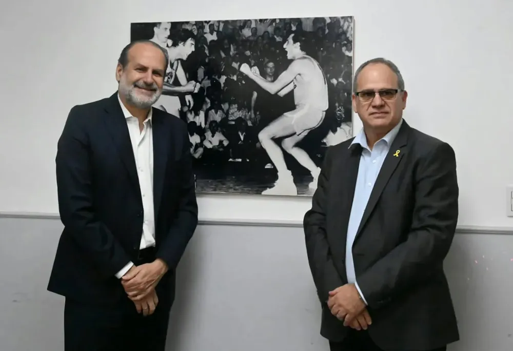 Susbielles con el embajador de Israel, Eyal Sela