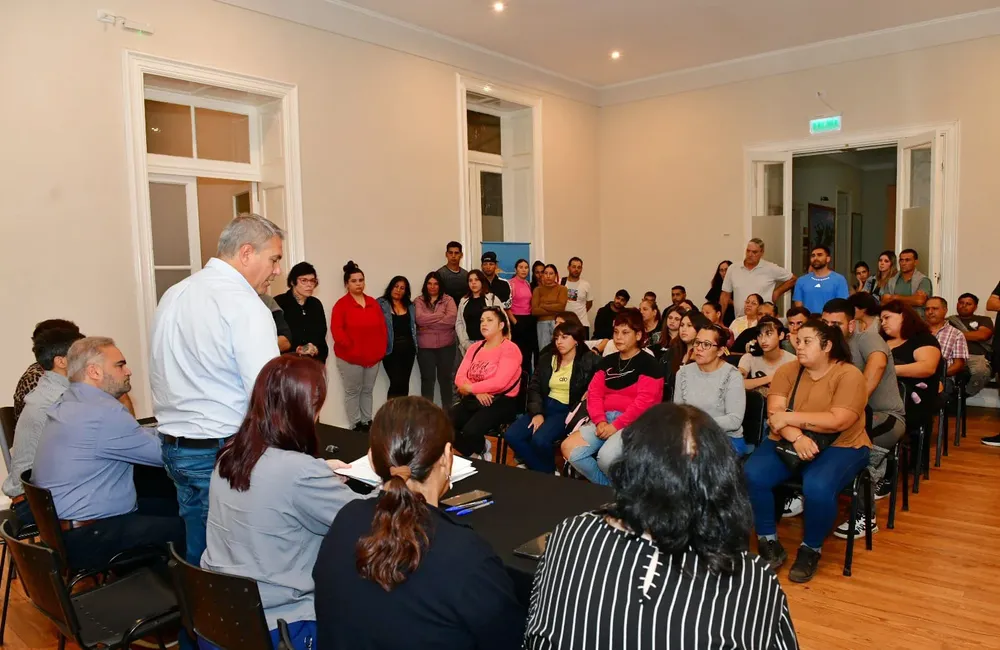 Se firmaron 21 boletos de compraventa de terrenos con gremios y cooperativas de trabajo