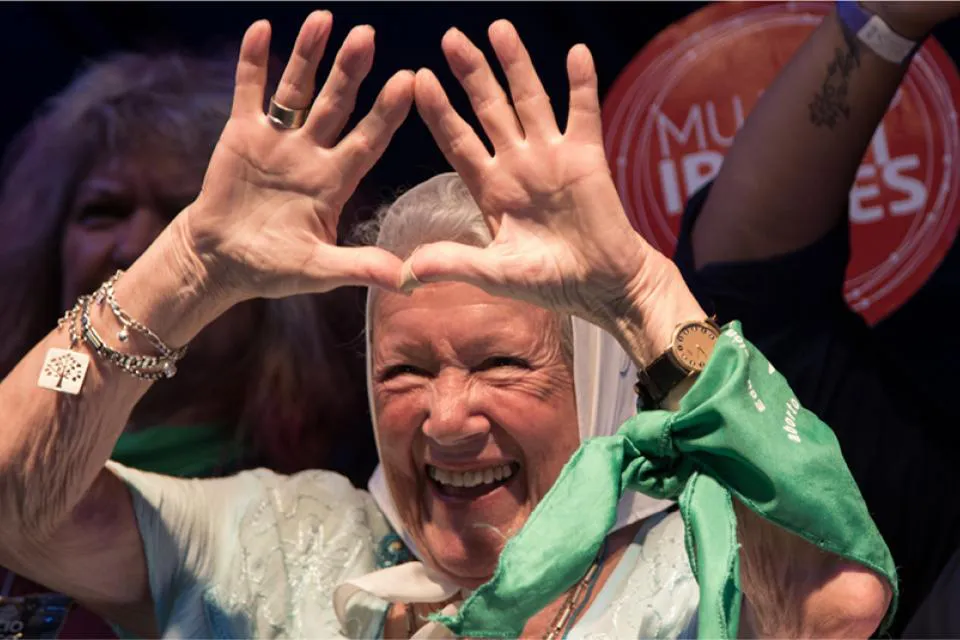 Nora Cortiñas defendió al presidente y se distanció de Hebe