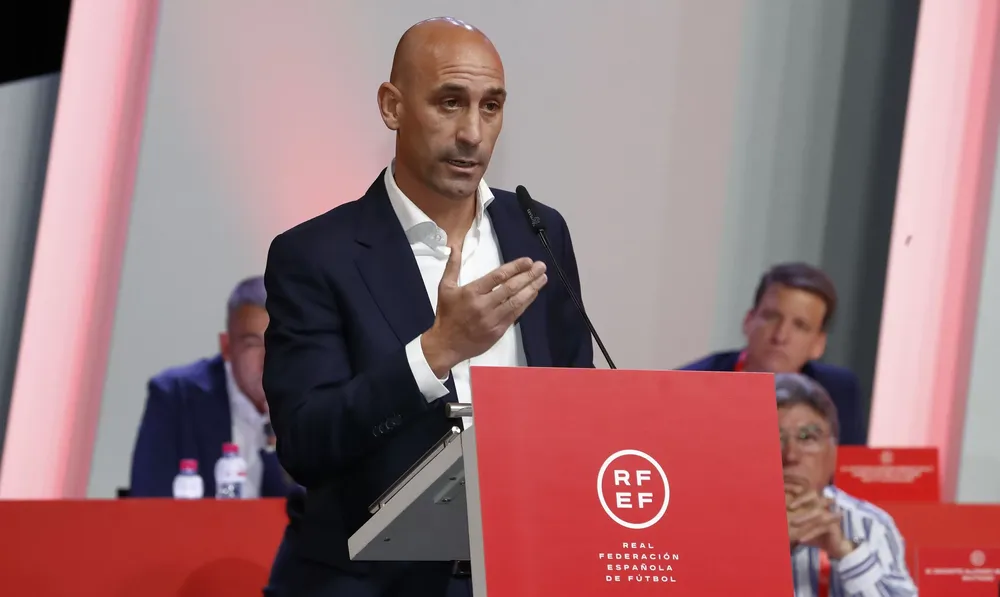 Otro reves para Rubiales: no podra acercarse a Hermoso a menos de 200 metros ni comunicarse con ella