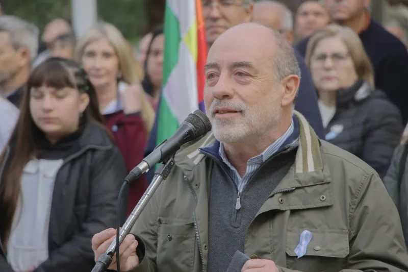 Curutchet encabezó la celebración por el 215° aniversario de la Revolución de Mayo