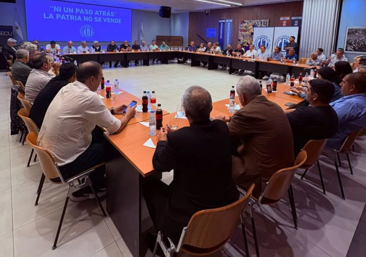 Reunión de más de 40 gremios confederados en la CGT. Diciembre 2024.