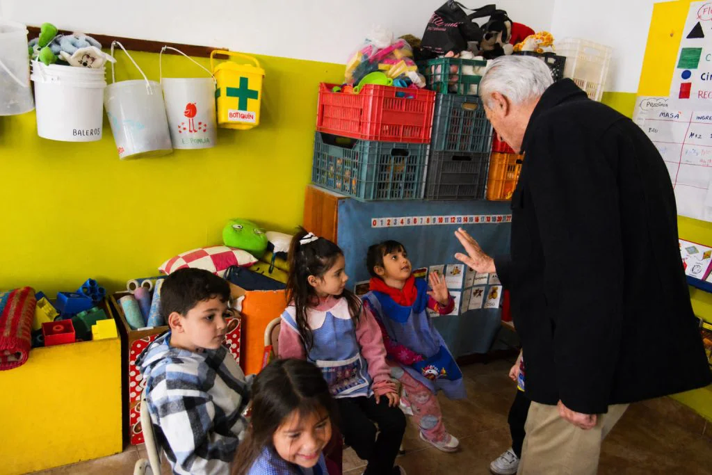 Juan de Jesús recorrió obras en el Jardín 913 y reforzó el plan educativo 3
