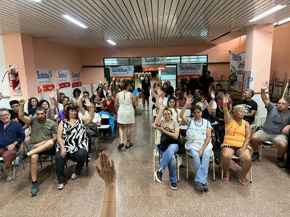 Paritaria bonaerense: docentes evalúan la oferta del 10%