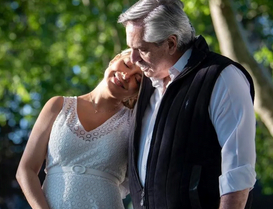 Alberto Fernández junto a Fabiola Yañez.