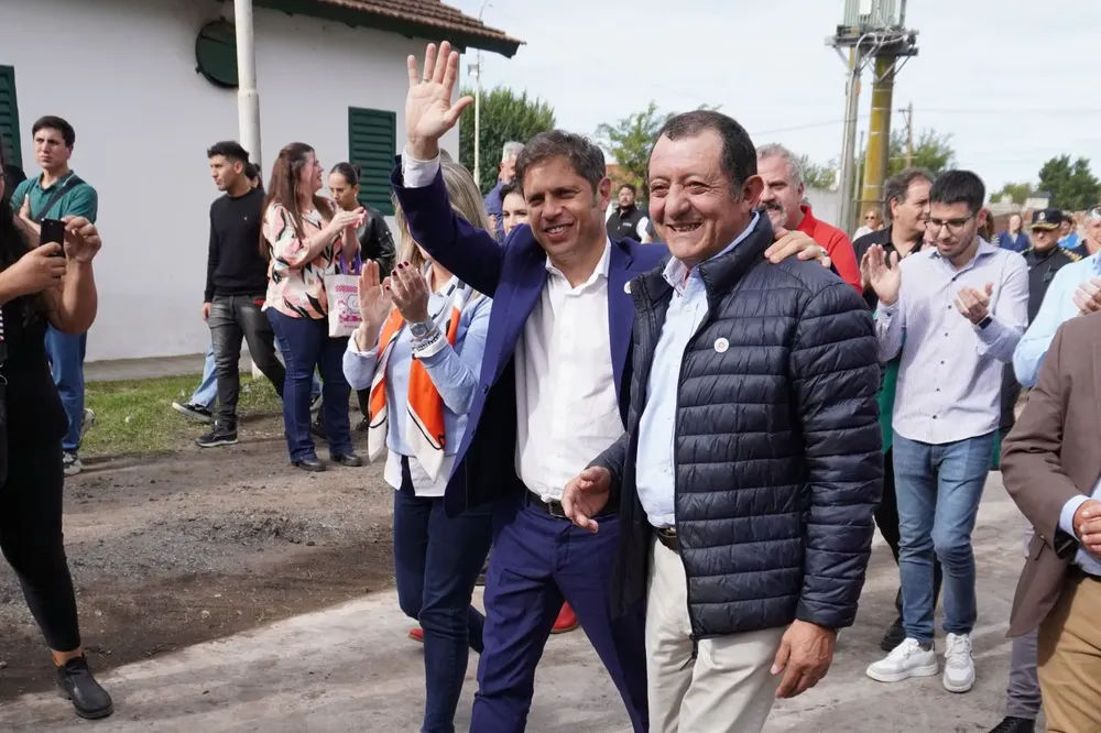 Julio Marini, intendente de Benito Juárez, junto al gobernador Axel Kicillof
