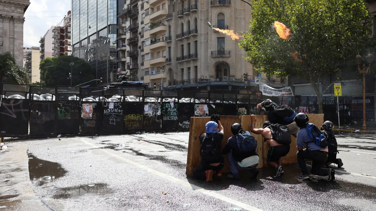 Bombas molotov en el Congreso: denuncian a Monteoliva