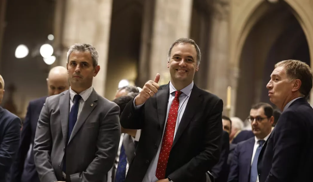 Adorni, Menem y Santilli en Luján.