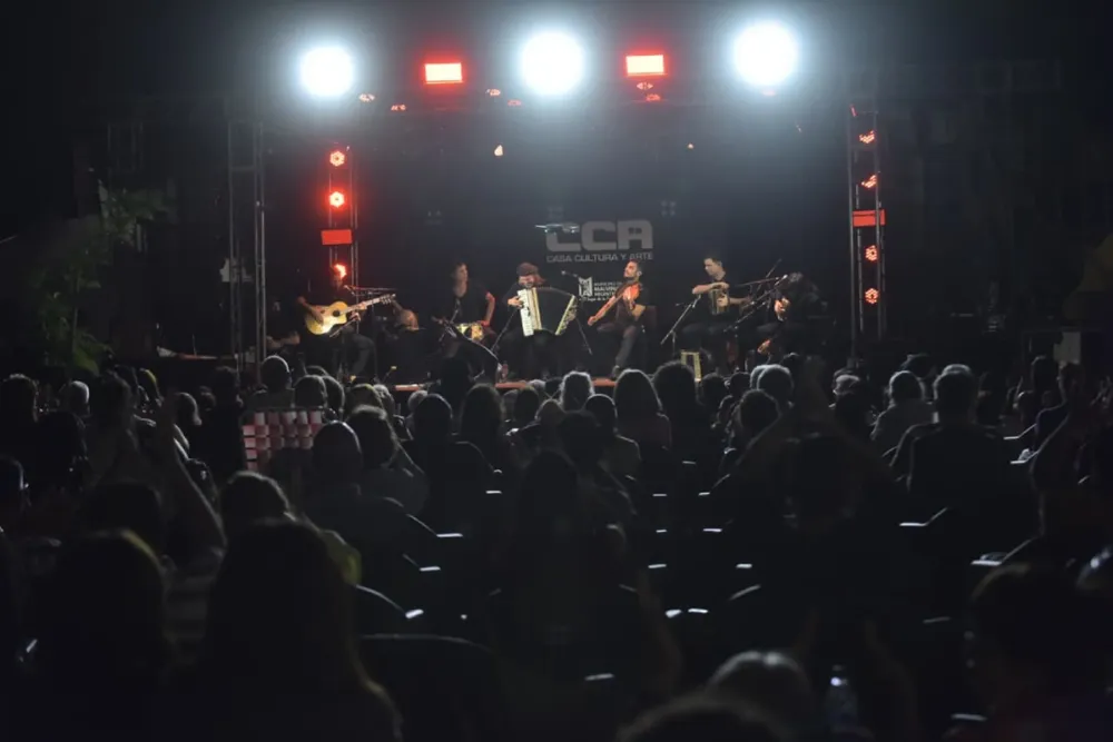 “Casa Abierta” en la CCA cerró el verano con tres noches de música y encuentro en Malvinas Argentinas