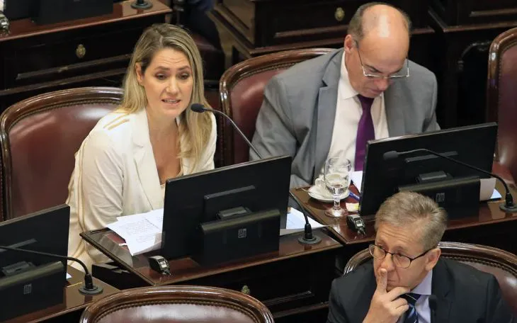 Carolina Losada durante el debate