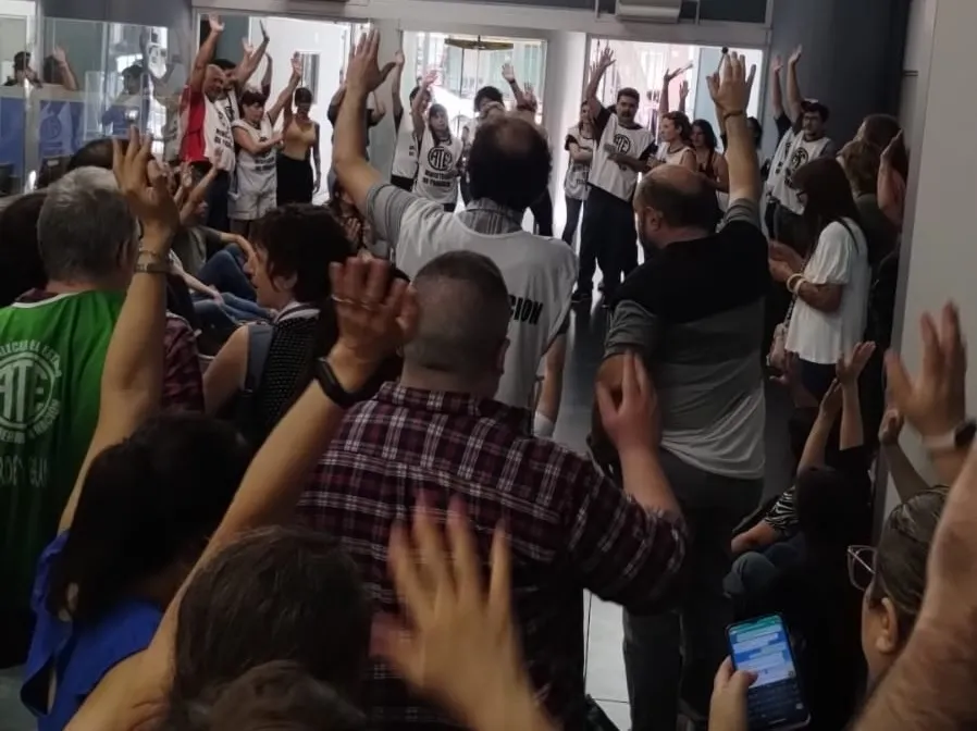 estatales despedidos protestan frente a ministerio y secretarías1