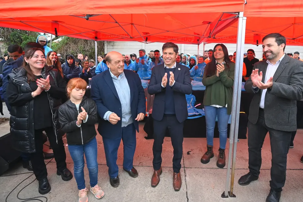 Kicillof y Mussi inauguraron obras de pavimentación en Berazategui2