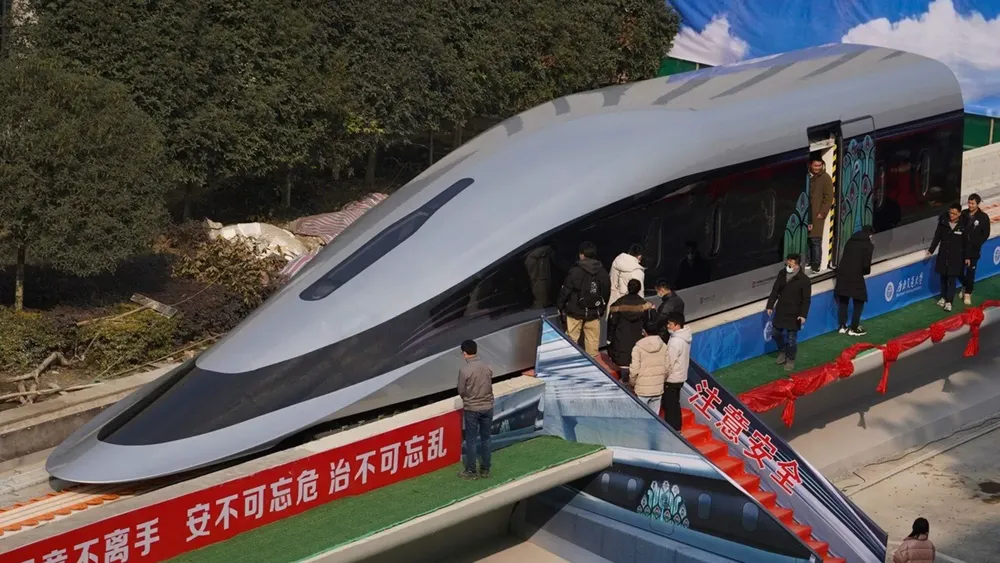 ¡No es un tren, es un avión! Supera toda velocidad terrestre y levita