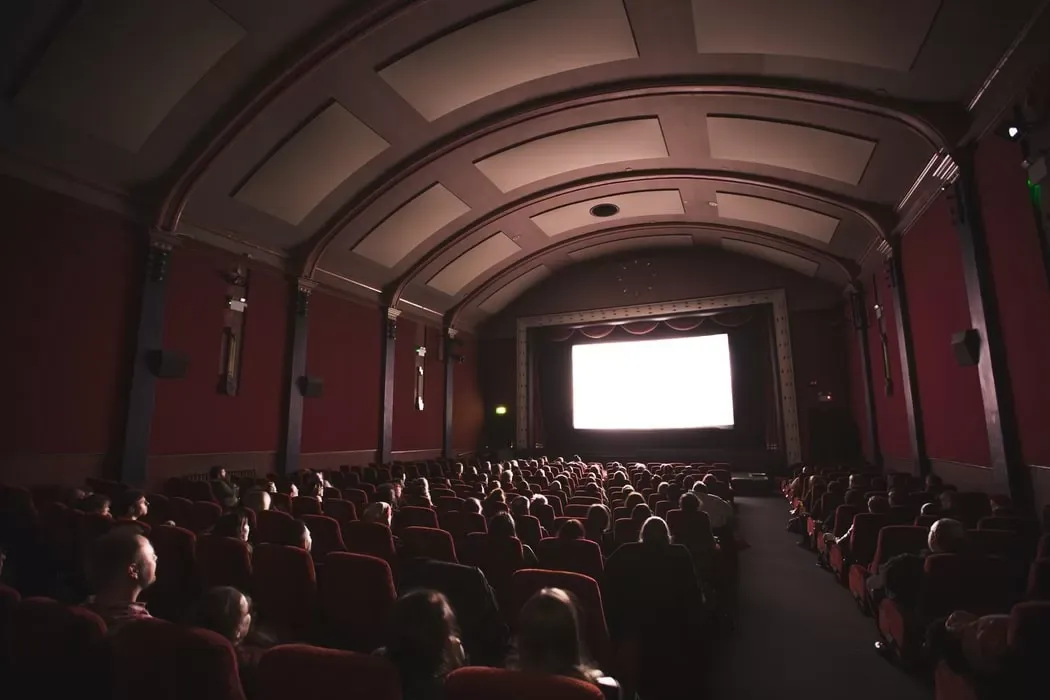 Cines, teatros y espectáculos
