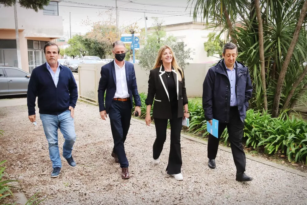 La intendenta Fassi firmó convenios para obras de agua potable y saneamiento