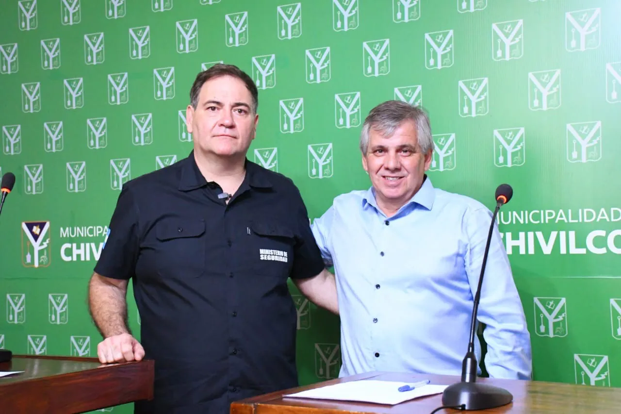 Britos junto a Javier Alonso.