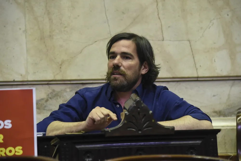 ENTREVISTA: Del Caño apuntó contra las “políticas punitivistas” del Gobierno en la toma de tierras