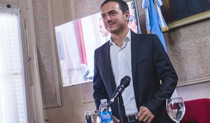 “Abella tiene que dar explicaciones sobre los aportantes truchos”