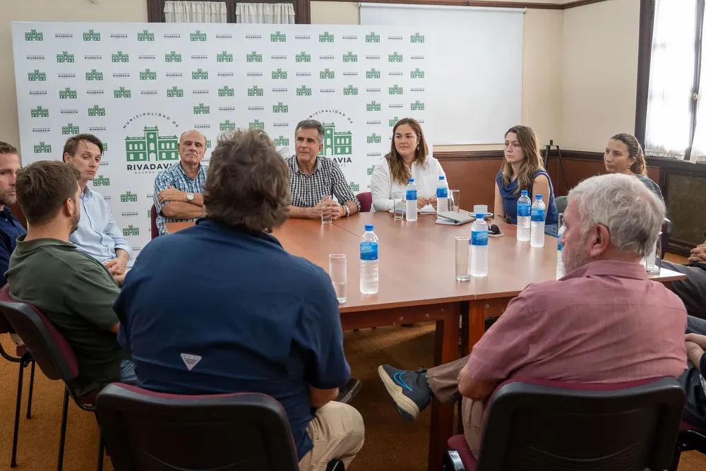 Martínez encabezó un encuentro con representantes neerlandeses en el Municipio