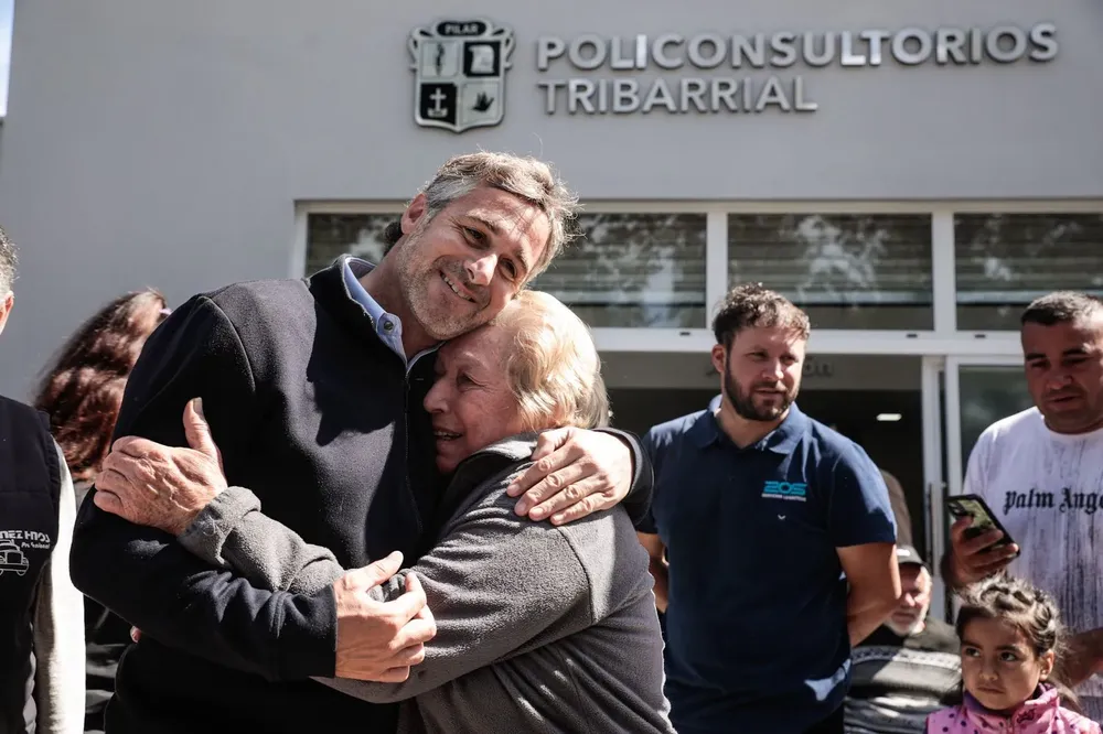 Achával inauguró los nuevos Policonsultorios de Tribarrial