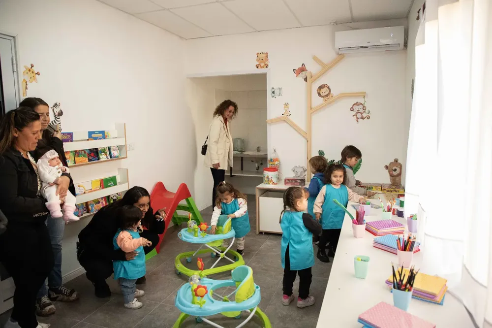 En el marco del 115° aniversario de Daireaux, se inauguró oficialmente Textil Femenix, 3