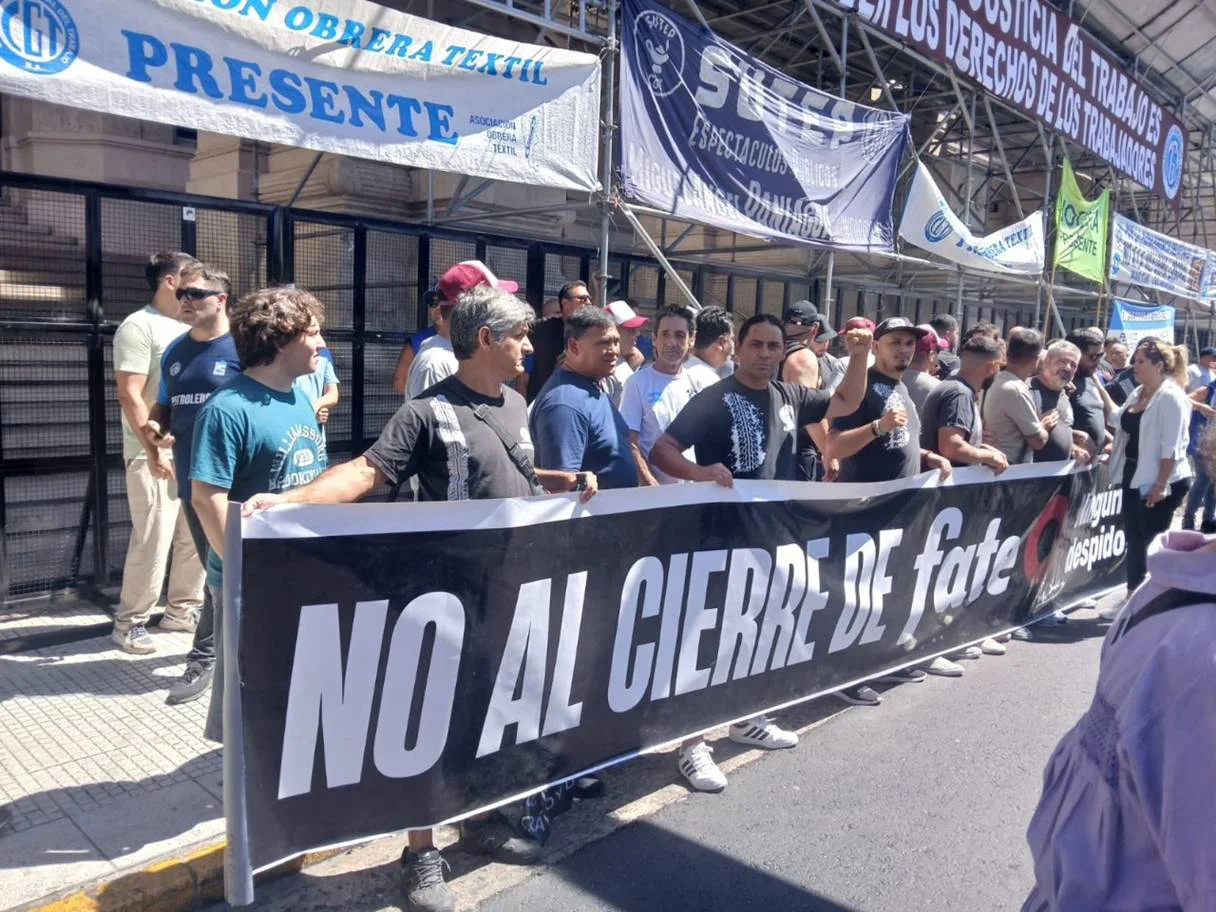 Trabajadores de FATE en lucha