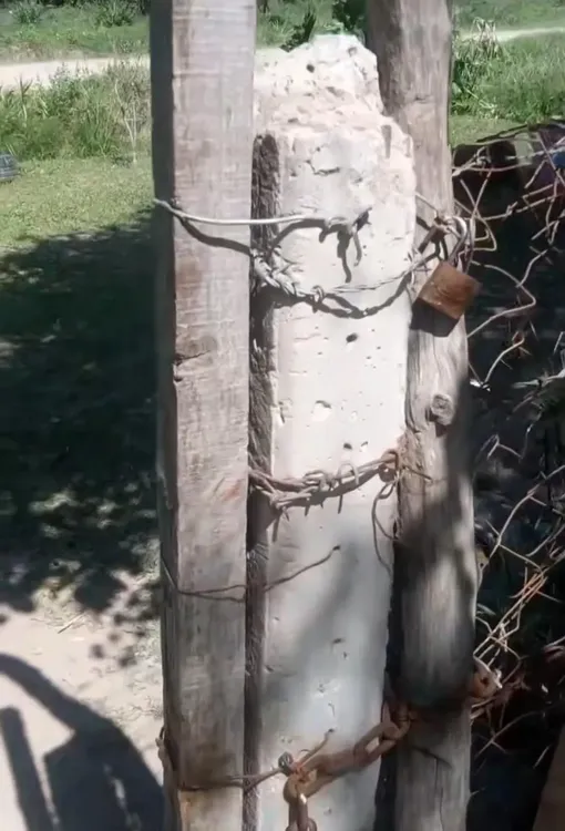 Todo atado con alambre el divertido video de un joven mostrando las reparaciones de su papá