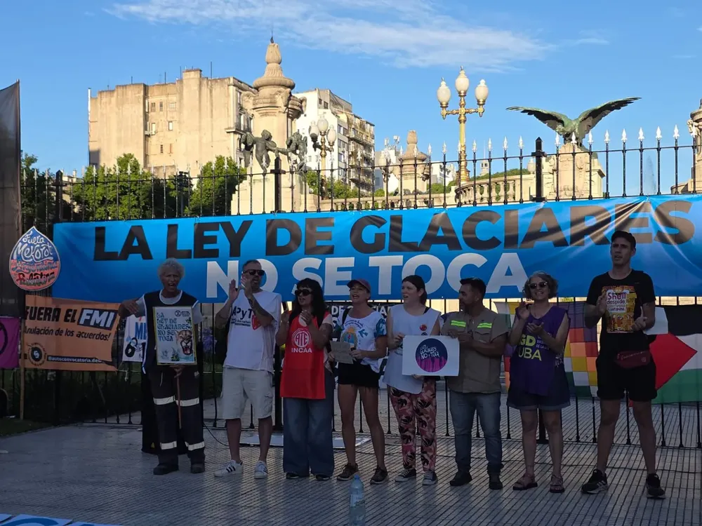 Crece la tensión por la reforma de Milei a la Ley de Glaciares