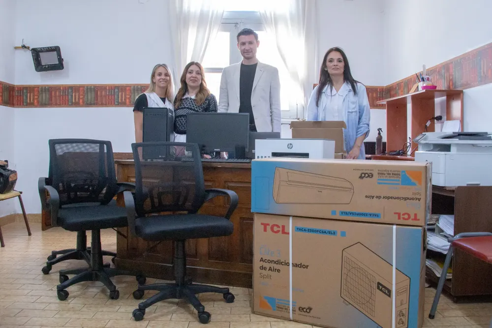 El municipio entregó importante equipamiento en la Escuela N° 2