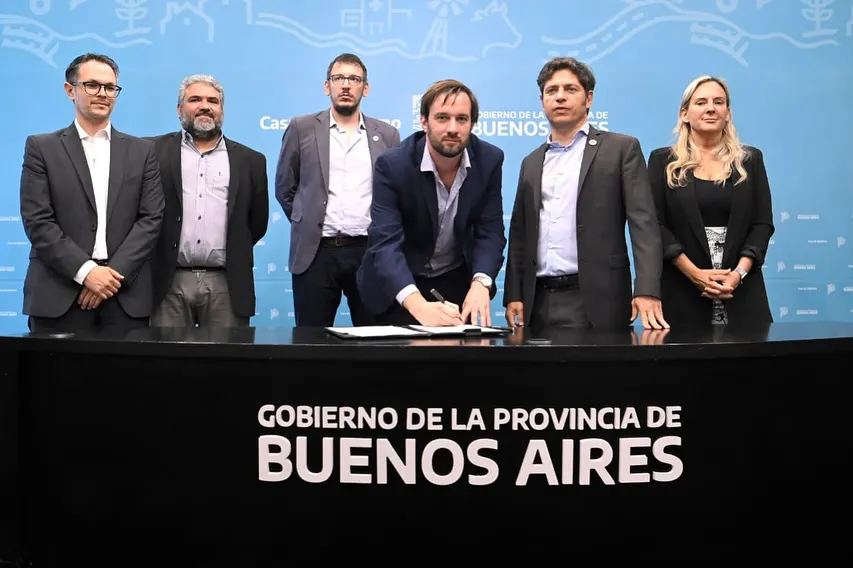 Mancini firmó convenio con Provincia