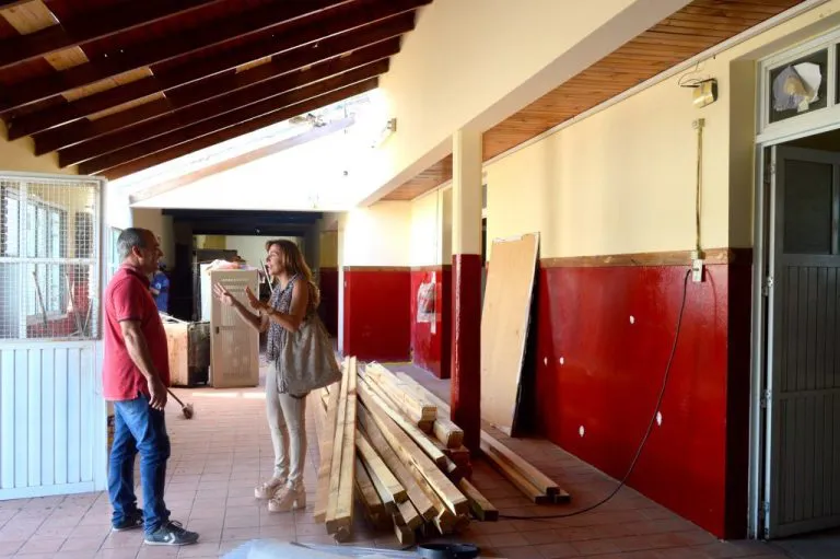 Alessandro destinó más de 3 millones de pesos en refacciones escolares