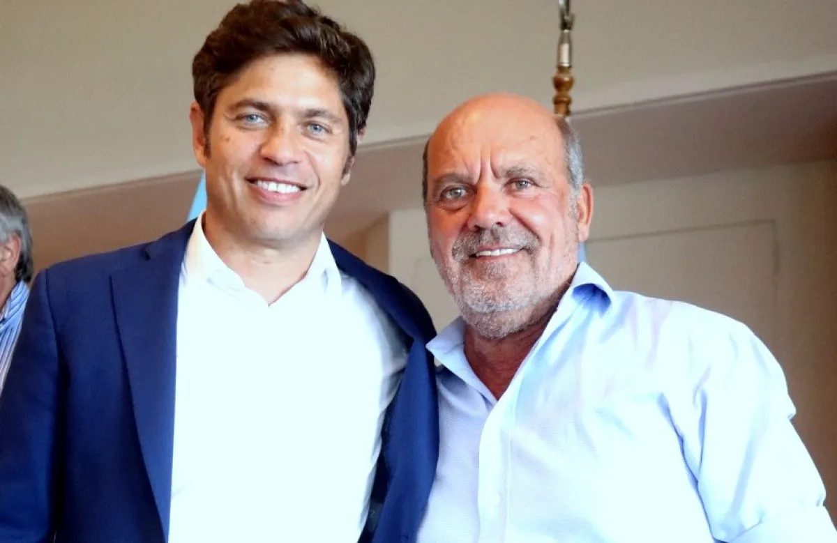 Intendente Ricardo Moccero junto al gobernador Axel Kicillof