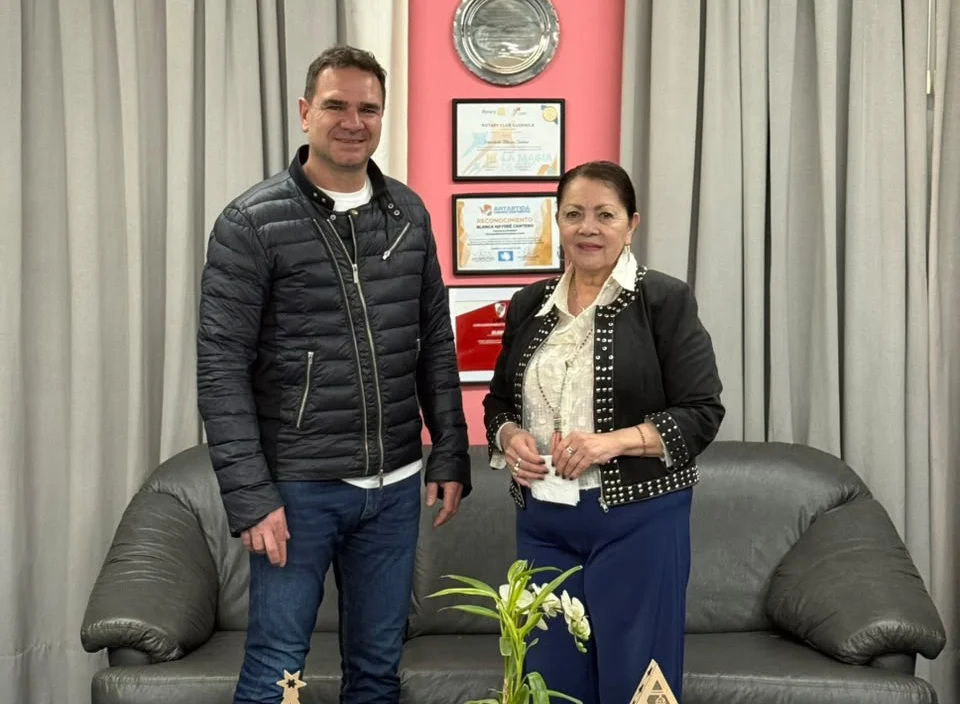El diputado bonaerense del massismo, Roberto Vázquez, se reunió con la intendenta de Presidente Perón, Blanca Cantero.
