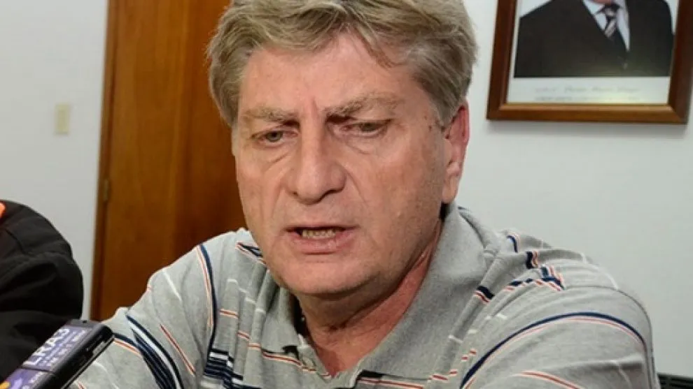 El gobernador de La Pampa echo a un funcionario por no cumplir con la cuarentena