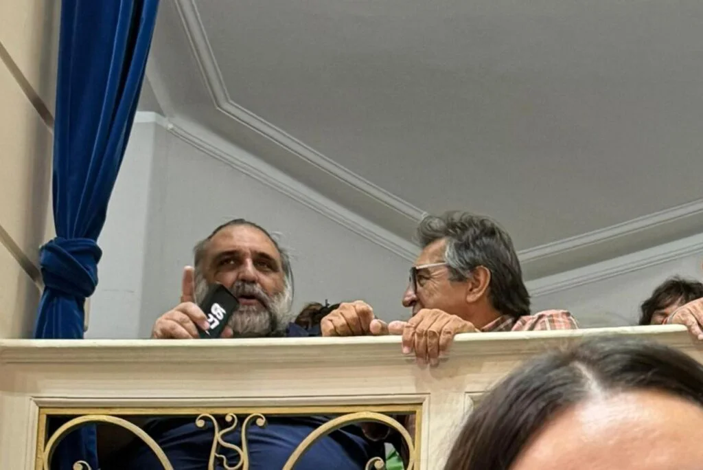Baradel y Godoy en la Legislatura, presenciando el discurso de Axel Kicillof