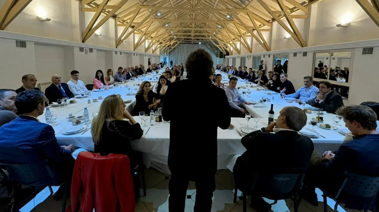 El quiebre radical Carbajal critica a De Loredo por el asado en Olivos El quiebre radical Carbajal critica a De Loredo por el asado en Olivos