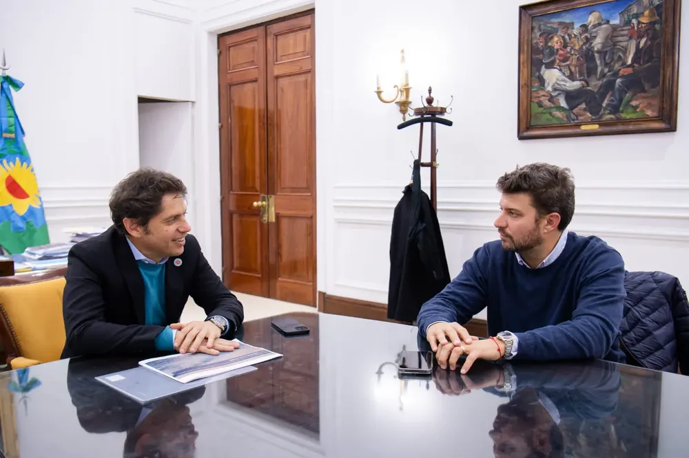 El intendente de Exaltación de la Cruz, Diego Nanni, junto al gobernador Axel Kicillof